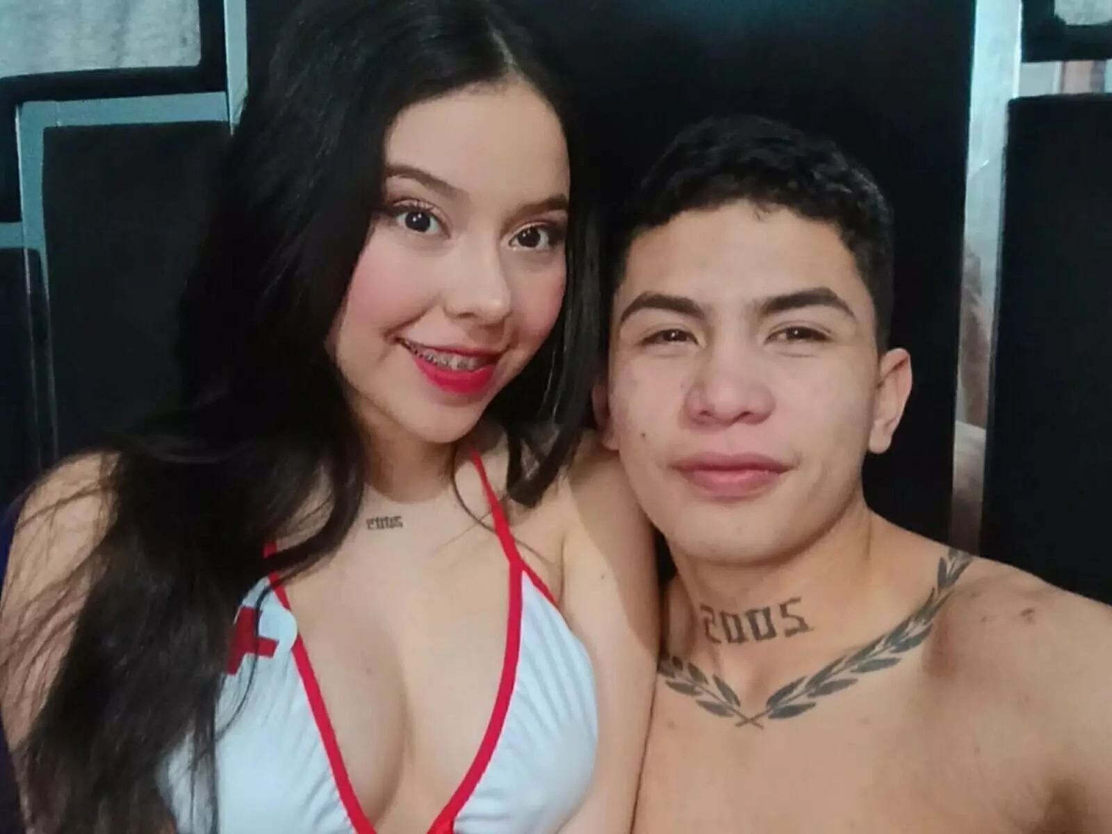 JustinAndMia's live cam